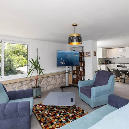 Alma Novi Vinodolski