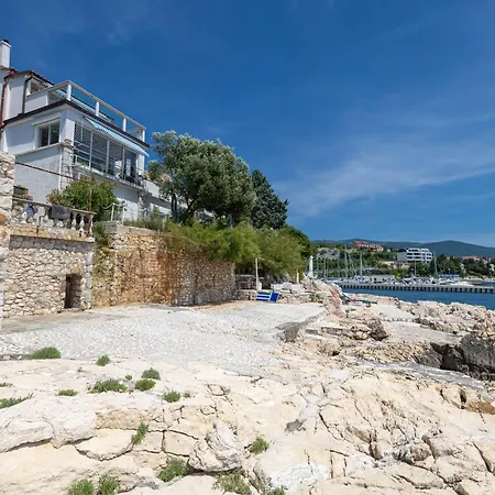 Alma Apartment Novi Vinodolski